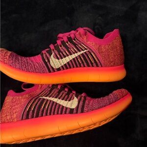 NIB Nike Free RN Flyknit (GS) Neon Pink and Neon Orange shoes size 6Y